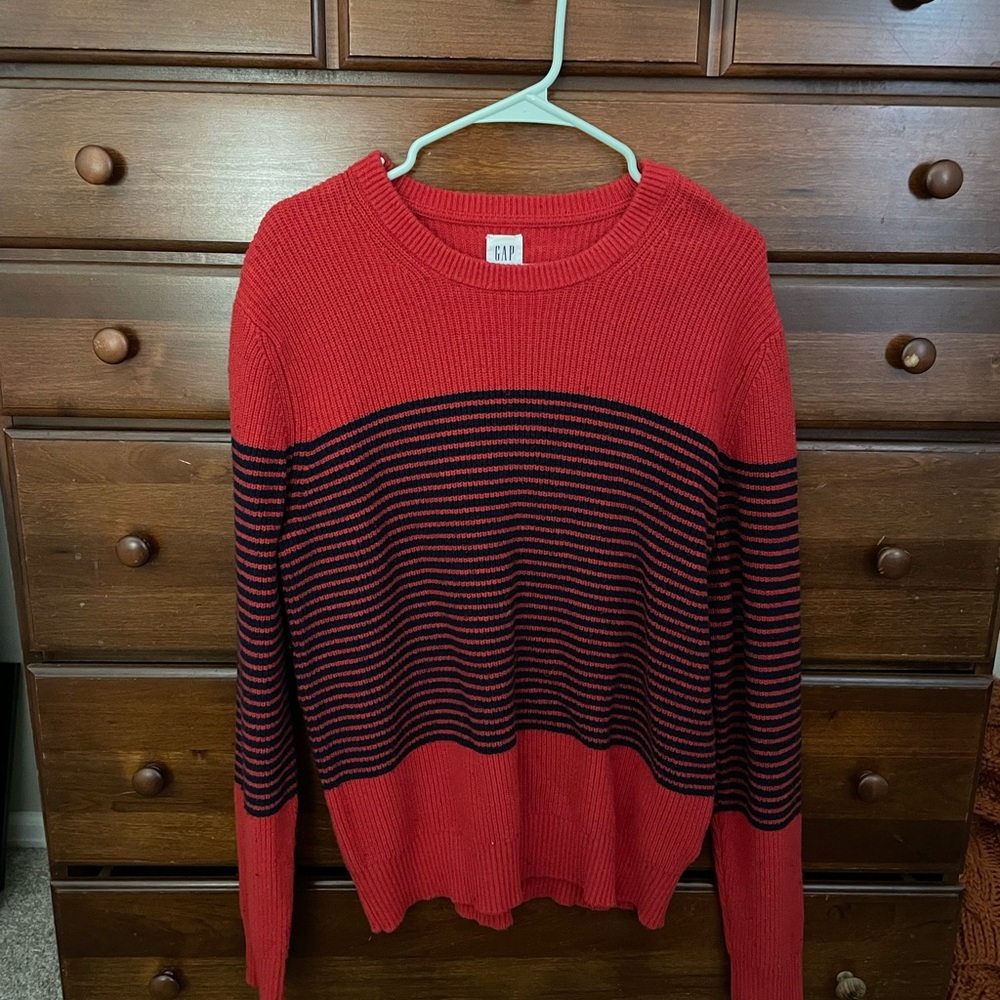 Vintage GAP sweater, womens size small. Good condition!